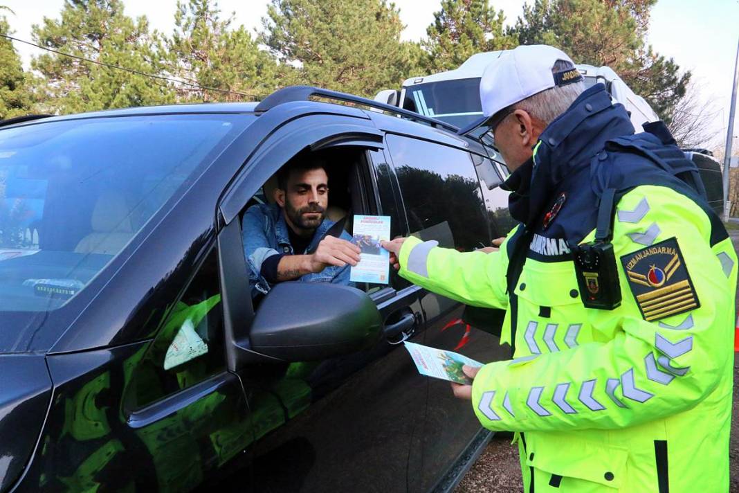 O kentte sıkı denetim: Didik didik kontrol ediliyor! Polisin verdiği broşür dikkati çekti 1